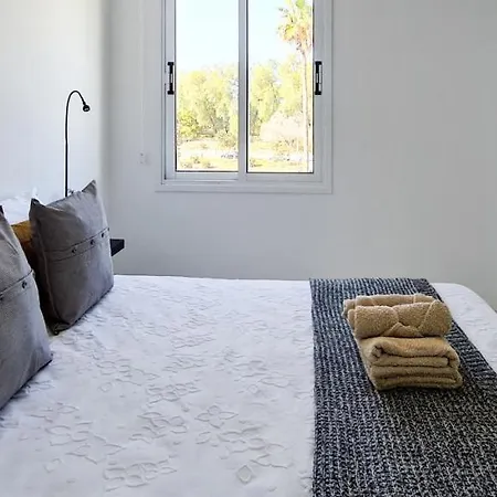Phaedrus Living - Seaside Executive Flat Harbour 206 بافوس
