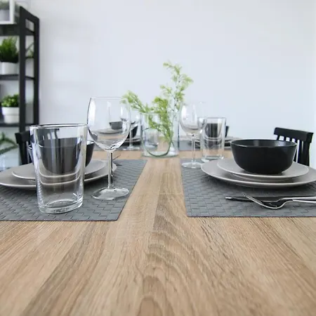 شقة Phaedrus Living - Seaside Executive Flat Harbour 206