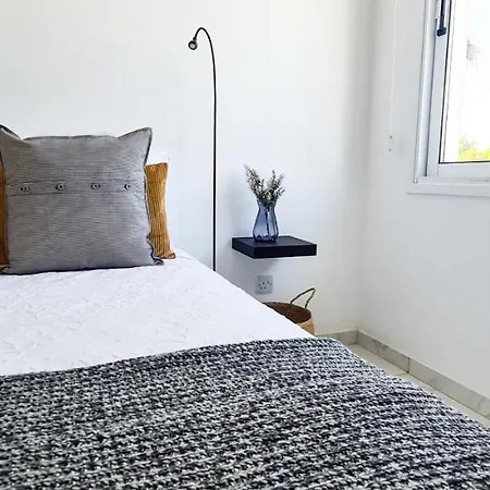 דירה Phaedrus Living - Seaside Executive Flat Harbour 206 פאפוס