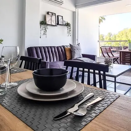 Phaedrus Living - Seaside Executive Flat Harbour 206 דירה פאפוס