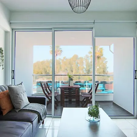 דירה Phaedrus Living - Seaside Executive Flat Harbour 206