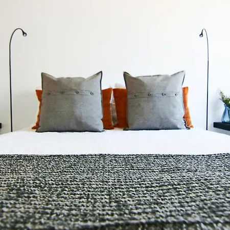 Phaedrus Living - Seaside Executive Flat Harbour 206 * פאפוס