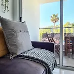 Phaedrus Living - Seaside Executive Flat Harbour 206