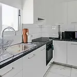 Phaedrus Living - Seaside Executive Flat Harbour 206 Apartament Pafos