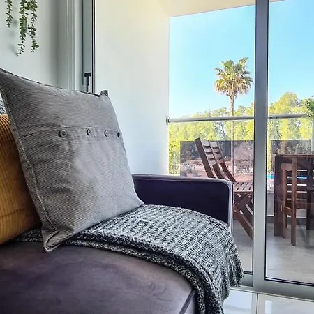 Phaedrus Living - Seaside Executive Flat Harbour 206