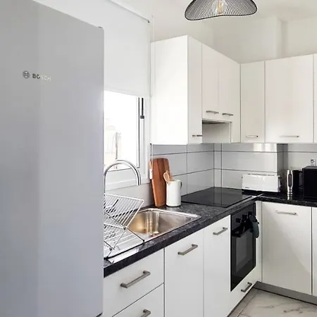 Phaedrus Living - Seaside Executive Flat Harbour 206