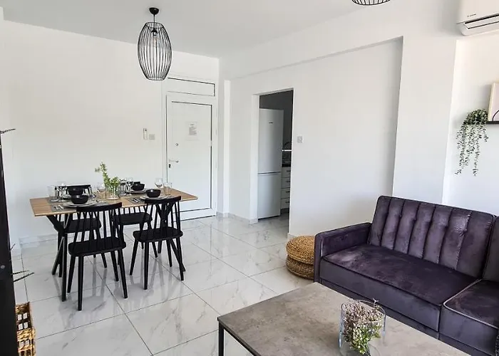 Phaedrus Living - Seaside Executive Flat Harbour 206 パ フォス