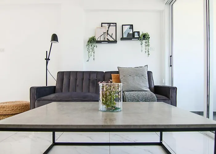 Phaedrus Living - Seaside Executive Flat Harbour 206 パ フォス