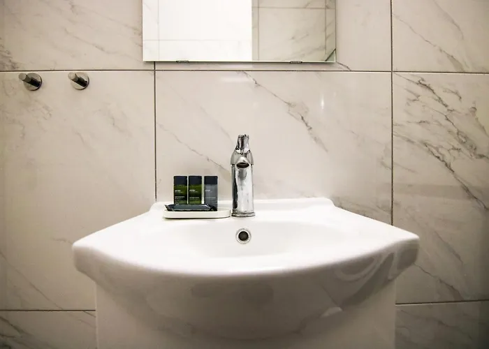 Phaedrus Living - Seaside Executive Flat Harbour 206 * Paphos