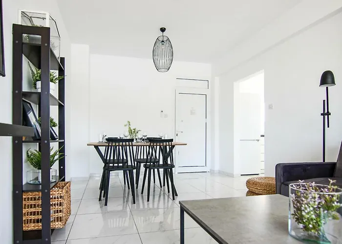 Phaedrus Living - Seaside Executive Flat Harbour 206 アパート *