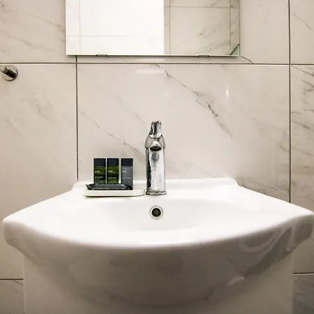 Phaedrus Living - Seaside Executive Flat Harbour 206 * Paphos