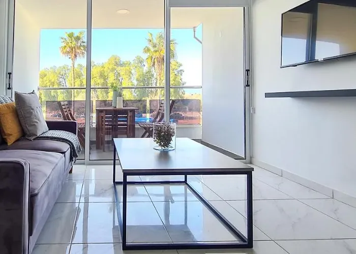 Διαμέρισμα Phaedrus Living - Seaside Executive Flat Harbour 206 *